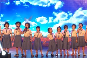 “心連心”文藝交流活動一瞥。 