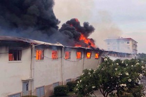 KANGNA VN CO.,LTD 紡織廠的倉庫火警現場。