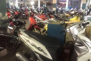 第十郡 Medic 全科診所樓下存車場一瞥。