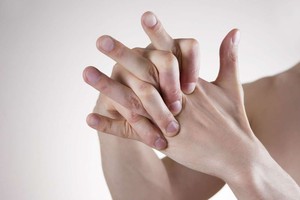 為什麼掰手指會“哢哢”響？（示意圖源：互聯網）