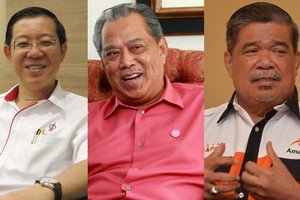 左起：林冠英擔任財長，慕尤丁擔任內長，莫哈末沙佈出任防長。（圖源：互聯網）