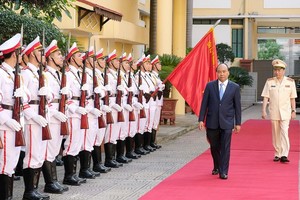 阮春福總理出席公安 力量會議。（圖源：光孝）