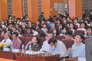 上一屆在市工業食品大學舉辦的“食品與糧食安全”論壇現場一瞥。