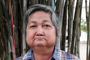 冼威明生活陷困境。