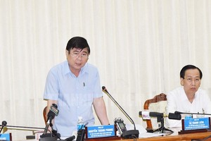 市人委會主席阮成鋒在會議上對本市規劃工作方面作出評價。（圖源：市黨部新聞網）