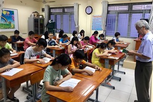 崇華華文中心暑期班開課