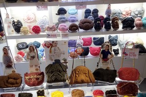 環保材料3D技術製造的動物造型手袋，格外有趣。