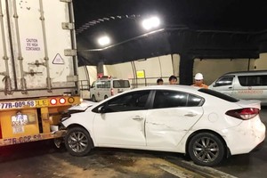 海雲隧道內 3 車追尾事故現場。（圖源：甲湖）