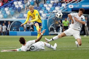 瑞典（黃衣）進攻次數比韓國隊多。