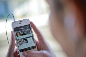 美國最高法院當地時間22日以5票對4票表決通過，政府若想透過手機紀錄來追查個人行蹤，必須事先申請法院搜索令。（示意圖源：Getty Images）