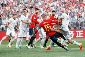 西班牙（紅衣）遺憾出局。（圖源：互聯網）