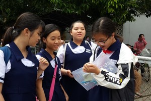 文朗學校的學生在交換考試心得。