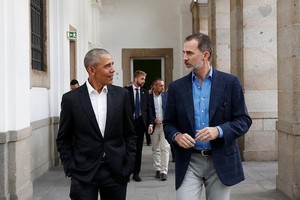 奧巴馬與西班牙國王逛博物館。（圖源：互聯網）