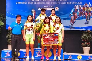 安江省天祿集團自行車隊奪得團體賽項冠軍和全賽事的黃衣。