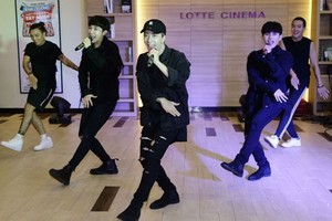 Monstar組合的開支少但表演機會多，才可以維持活動。