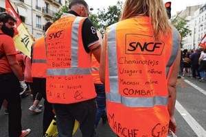 今年，法國鐵路公司職工抗議政府改革計劃的3個月罷工已造成該公司損失7億9000萬歐元。（圖源：Le Figaro）