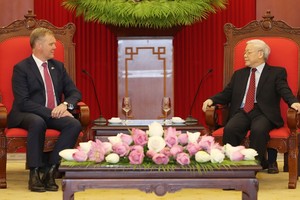 阮富仲總書記接見托尼‧史密斯議長。