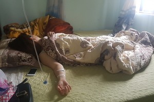 遭非禮的女專員N.T.L.A。（圖源：冬賢）