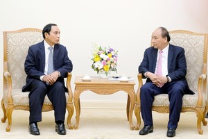 政府總理阮春福接見老撾政府副總理本通‧吉馬尼。（圖源：光孝）