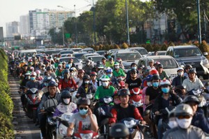 過多車輛是導致本市空氣污染的“首犯”。