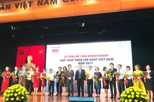 圖為2017年越南繳納營業所得稅最高的1000家企業名單公佈儀式一瞥。