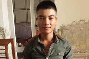 涉案嫌疑人阮光德與回收的贓物證。（圖源：B.M）