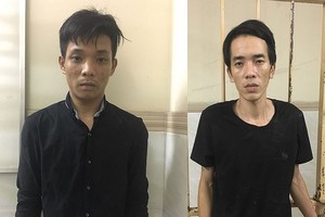 被抓獲的兩名劫匪。（圖源：公安機關提供）