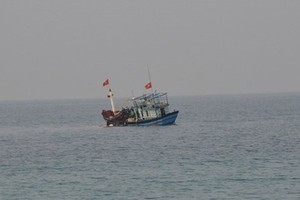 釣魷魚船與 52 名漁民海上遇險。（示意圖源：互聯網）