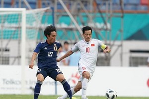 越南(白衣)-日本比賽一瞥。