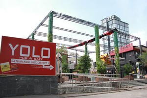 “九‧二三”公園Ｂ區的大部分面積被霸佔作為咖啡廳、酒店。