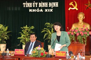 國家副主席鄧氏玉盛在會議上發表講話。（圖源：范柯）