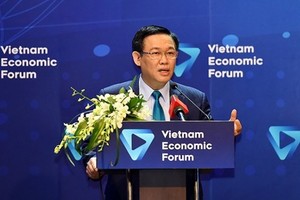 政府副總理王廷惠在越南經濟論壇上發言。（圖源：蘇霞）