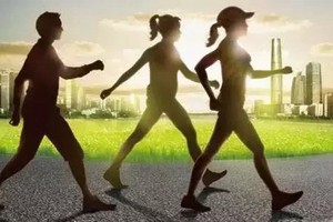 健步走方法不對反傷身。（示意圖源：互聯網）