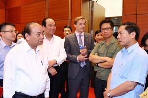 政府總理阮春福聽取籌委會的報告。