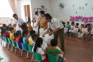寶元公司工會與平新勞動聯團配合在小太陽幼兒園舉辦中秋節盛會。