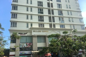 對於生利公寓，本市先為居民簽發“粉紅簿”，然後才處理開發商的違規行為。