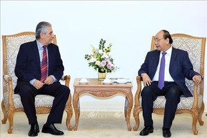 政府總理阮春福（右）接見世界工會聯合會(WFTU)秘書長喬治‧馬瑞克斯。