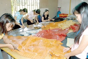 中小企業遇到資金不足困難。