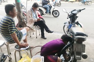 在本市修車廠工作的外省童工。