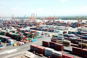 初步監察結果顯示，截至9月6日，有2萬5400噸高爐鐵渣正滯留在巴地-頭頓省企業的倉庫和1萬5442個進口廢棄物集裝箱滯留各港口。（示意圖源：互聯網）