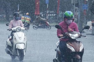 由於受冷空氣壓制軸經北部區域低壓槽的影響，故昨天上午，北部東面區域持續降中至大雨。（示意圖源：互聯網）