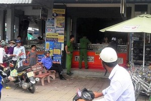 遭搶劫的金鋪。（圖源：玉正）