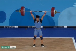 越南舉重運動員吳山鼎男子舉重56公斤級賽項奪得首枚金牌。