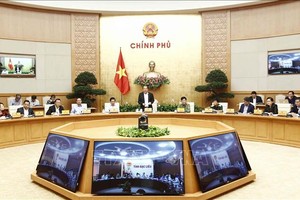 政府常務副總理張和平（中）主持會議並發表講話。（圖源：越通社）