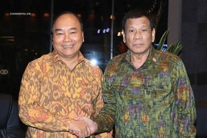 阮春福總理會見菲律賓總統杜特爾特。（圖源：VGP）