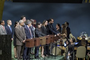 在2018年10月12日聯大會議上，為選舉人權理事會成員收集選票。（圖源：聯合國）