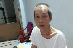 韓海明病情嚴重，說話很困難，聽不清楚。