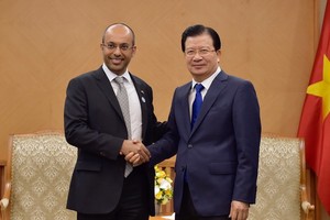 政府副總理鄭廷勇接見穆巴達拉油氣集團東南亞地區副首席執行官納賽爾‧哈伊里。（圖源：VGP）