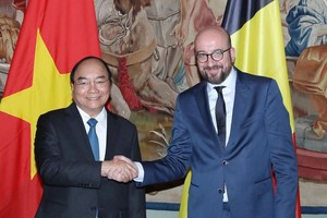 政府總理阮春福與比利時首相夏爾‧米歇爾會談。（圖源：越通社）