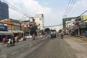 黃晉發街填高1.9米防潮水淹入。（圖源：交通報）